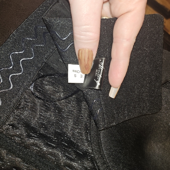 NwT ALIVILIA Rhinestone Top Black Small - Picture 6 of 6